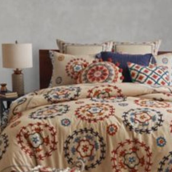 Global Caravan Authentic Suzani Medallion Print Duvet Cover & Sham Set - Picture 2 of 3